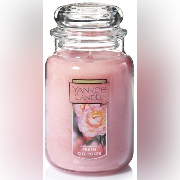 Fresh Cut Roses 22oz NWT Yankee Candle NWT